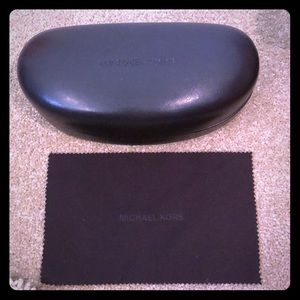 Michael Kors in excellent con sunglass case